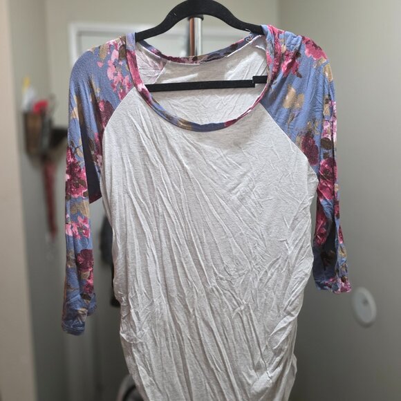 Boutique Maternity Wear Bundle – Designer Comfort Meets Everyday Elegance - Picture 9 of 15